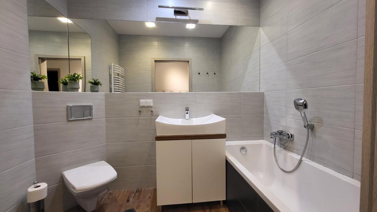 Apartament Czerwone Maki Краков Экстерьер фото